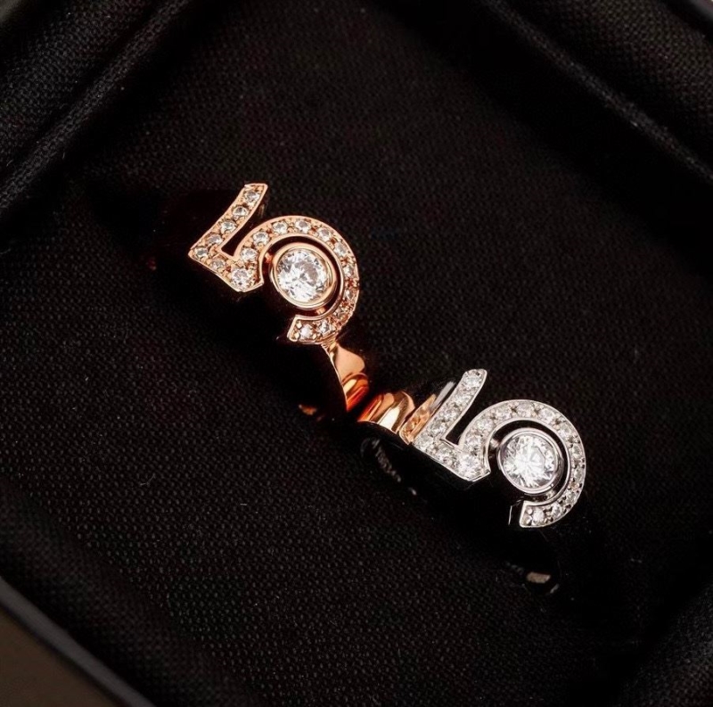 Ch**el rings